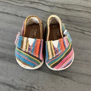 Infant toms, T2